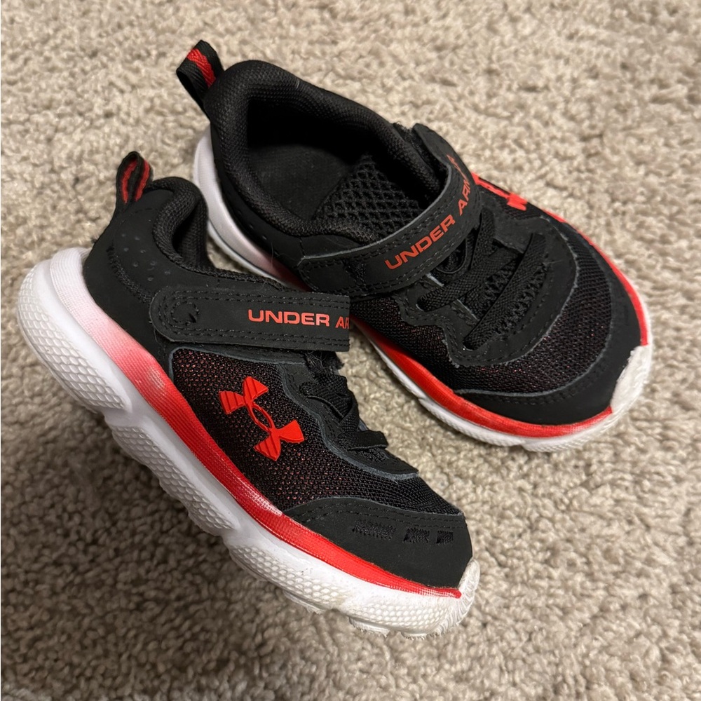 Underarmour toddler shoes sz 6